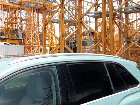 2023�� 50 e-tron quattro ��ҫ�� ������װ