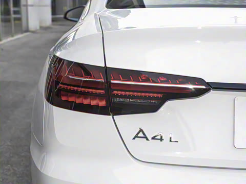 2025�� 200���������� 40 TFSI ����������