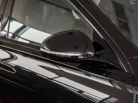 2025�� �Ŀ� S 680 4MATIC ��ҹ��