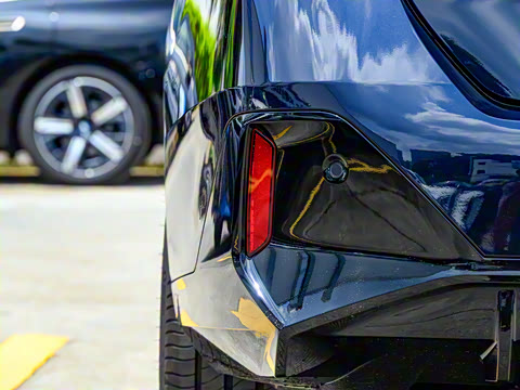 2024�� xDrive M60