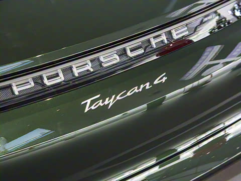 2024�� Taycan 4