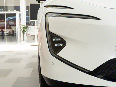 2025�� �Ŀ� Ultra���̰�