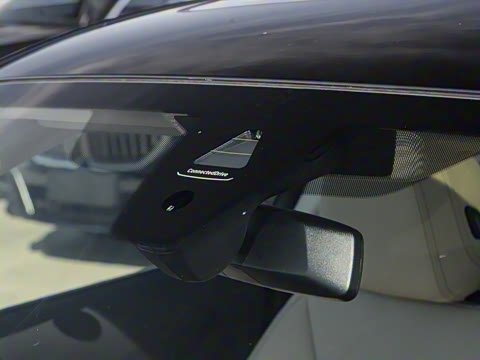 2025�� 225i M�˶���ҹ��װ