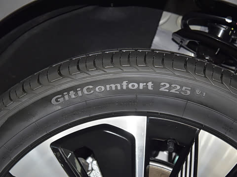 2025�� EV 520km �����