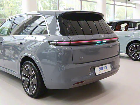 2025�� Ultra ���ܻ��°�