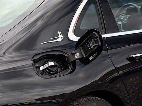 2025�� E 300 L ������