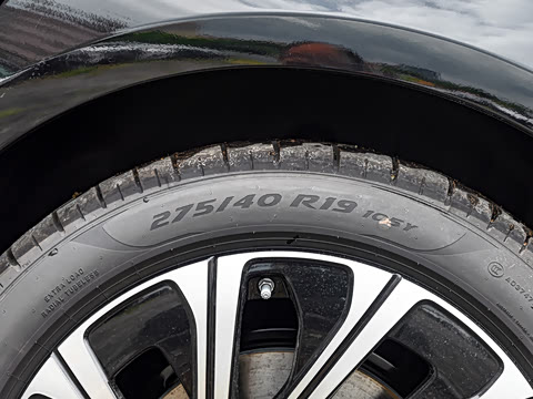 2025�� E 300 L ������