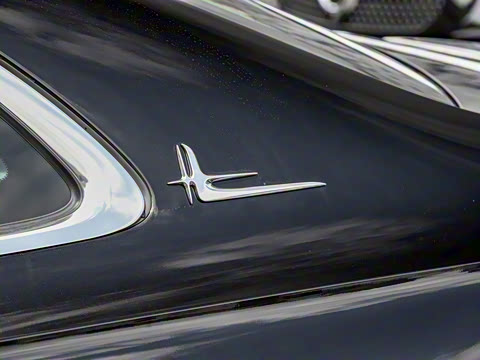 2025�� E 300 L ������