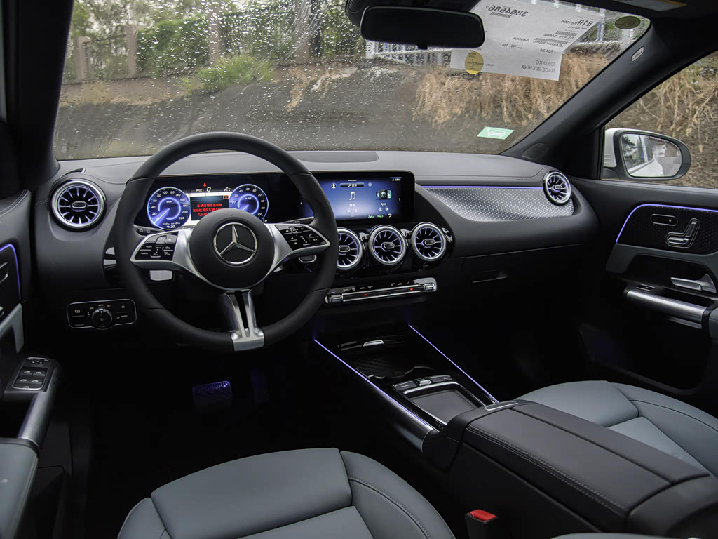 Mercedes-Benz EQA I Рестайлинг, Внедорожник 5 дв.: фото поколения