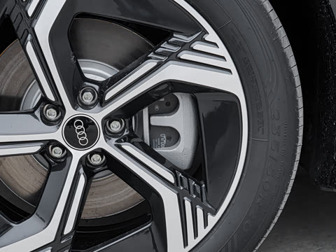 2024�� 40 e-tron ������