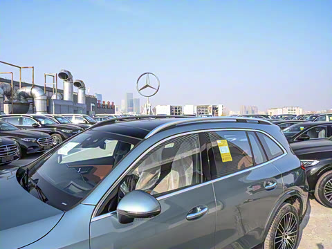 2025�� GLC 300 L 4MATIC ������ 5��