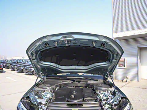 2025�� GLC 300 L 4MATIC ������ 5��