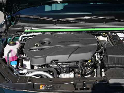 2025�� 2.0T Trophy+ �����˶���