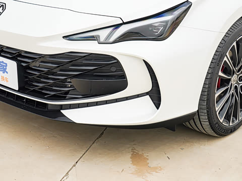 2025�� 2.0T 405 AT������