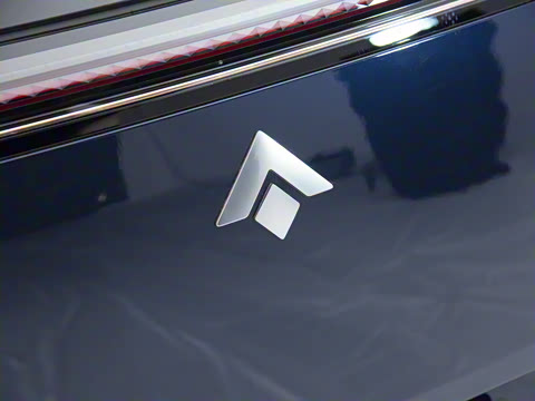 2025�� 700 Ultra�������������״��