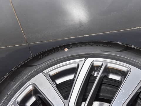 2025�� E 300 L ʱ����