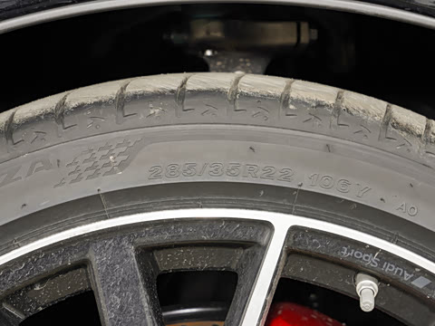 2025�� 55 TFSI quattro S line��ѩ�˶���