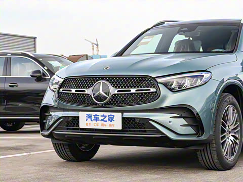 2025�� GLC 300 L 4MATIC ������ 5��