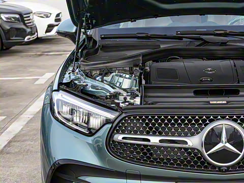 2025�� GLC 300 L 4MATIC ������ 5��