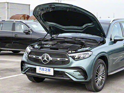 2025�� GLC 300 L 4MATIC ������ 5��