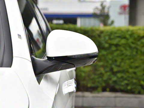 2024�� E 350 e L ���ʽ��϶����˶��γ�