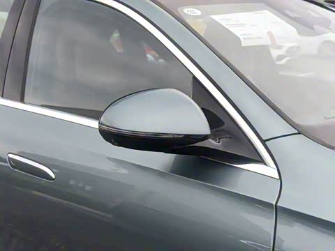 2025�� �Ŀ� E 300 L ʱ���˶���