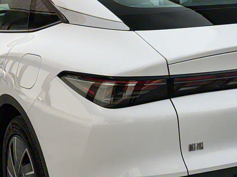 2025�� 560PRO 185kW