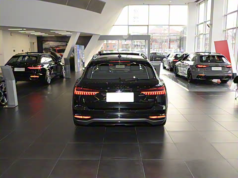 2025�� allroad quattro ̽���� 55 TFSI ����ԽҰ��