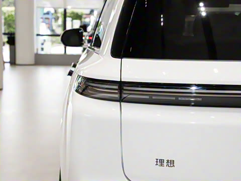 2025�� Ultra ���ܻ��°�