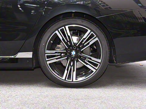 2023�� 740Li ������ M�˶���װ