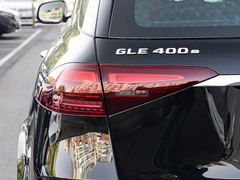 2025�� GLE 400 e 4MATIC