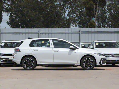 2025�� �Ŀ�� 300TSI R-Line