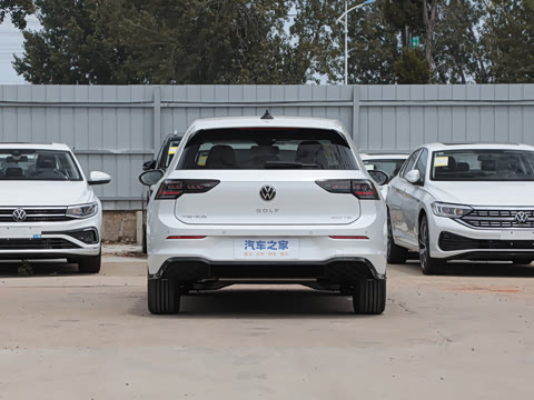 2025�� �Ŀ�� 300TSI R-Line