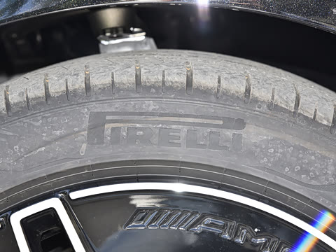 2024�� �Ŀ� E 300 L �����˶���