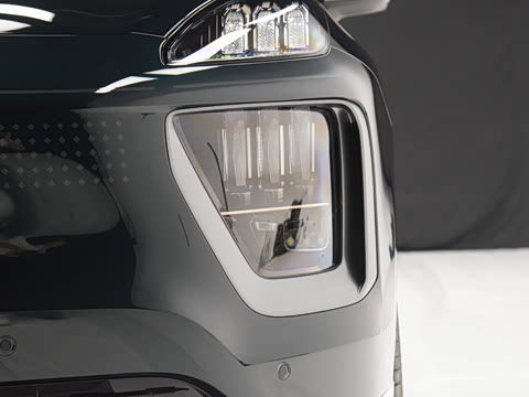 2025�� 700 Ultra�������������״��