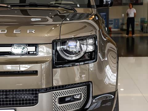 2025�� 110 3.0T P400 X-Dynamic HSE