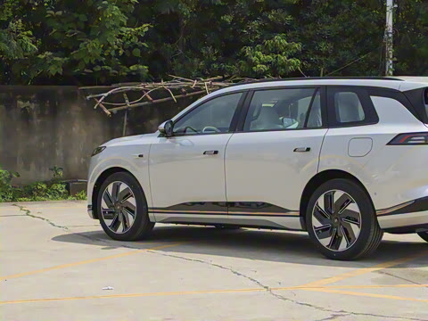 2025�� 210Ultra�Ǽݰ� 6��