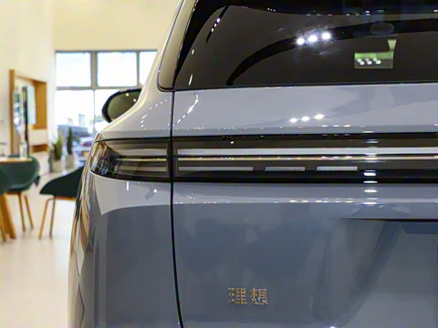 2025�� Ultra ���ܻ��°�