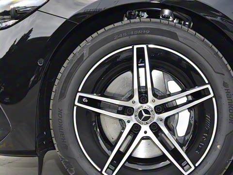 2025�� �Ŀ� E 300 ʱ�����˶���