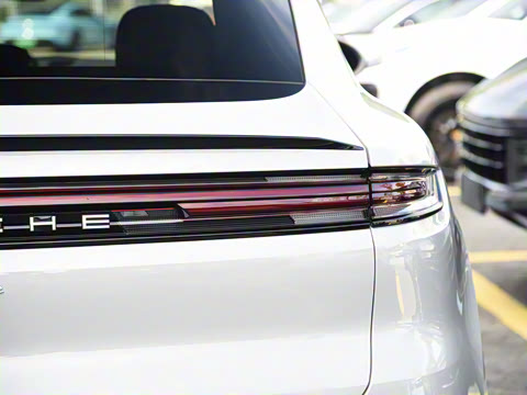 2025�� Cayenne Coup�� 3.0T