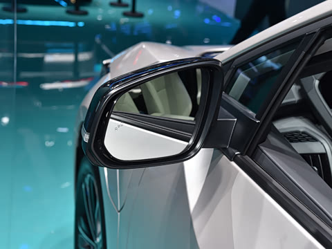 2025�� 560 ����Max��