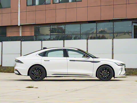 2025�� 2.0T ���л춯��