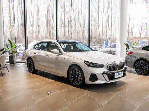 2025�� 530Li ������ M�˶���װ