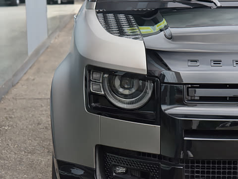 2025�� 110 3.0T P400 X