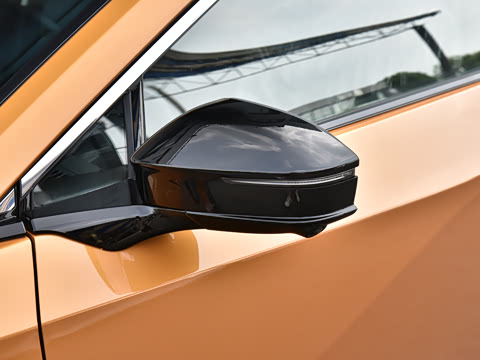 2025�� 550 PRO���а�