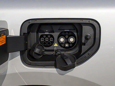 2025�� ���� 550ProѲ����