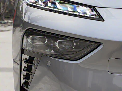 2025�� ���� 550ProѲ����