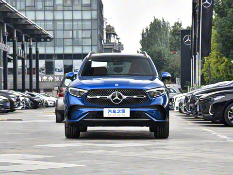 2024��  �Ŀ� GLC 260 L 4MATIC ������ 5��