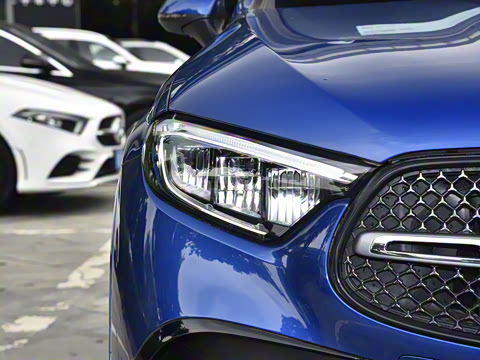 2024��  �Ŀ� GLC 260 L 4MATIC ������ 5��