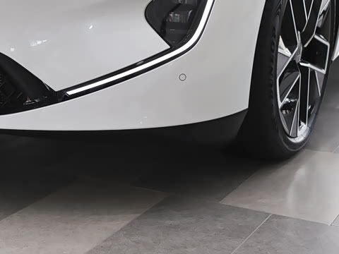 2025�� �Ŀ� Ultra���̰�